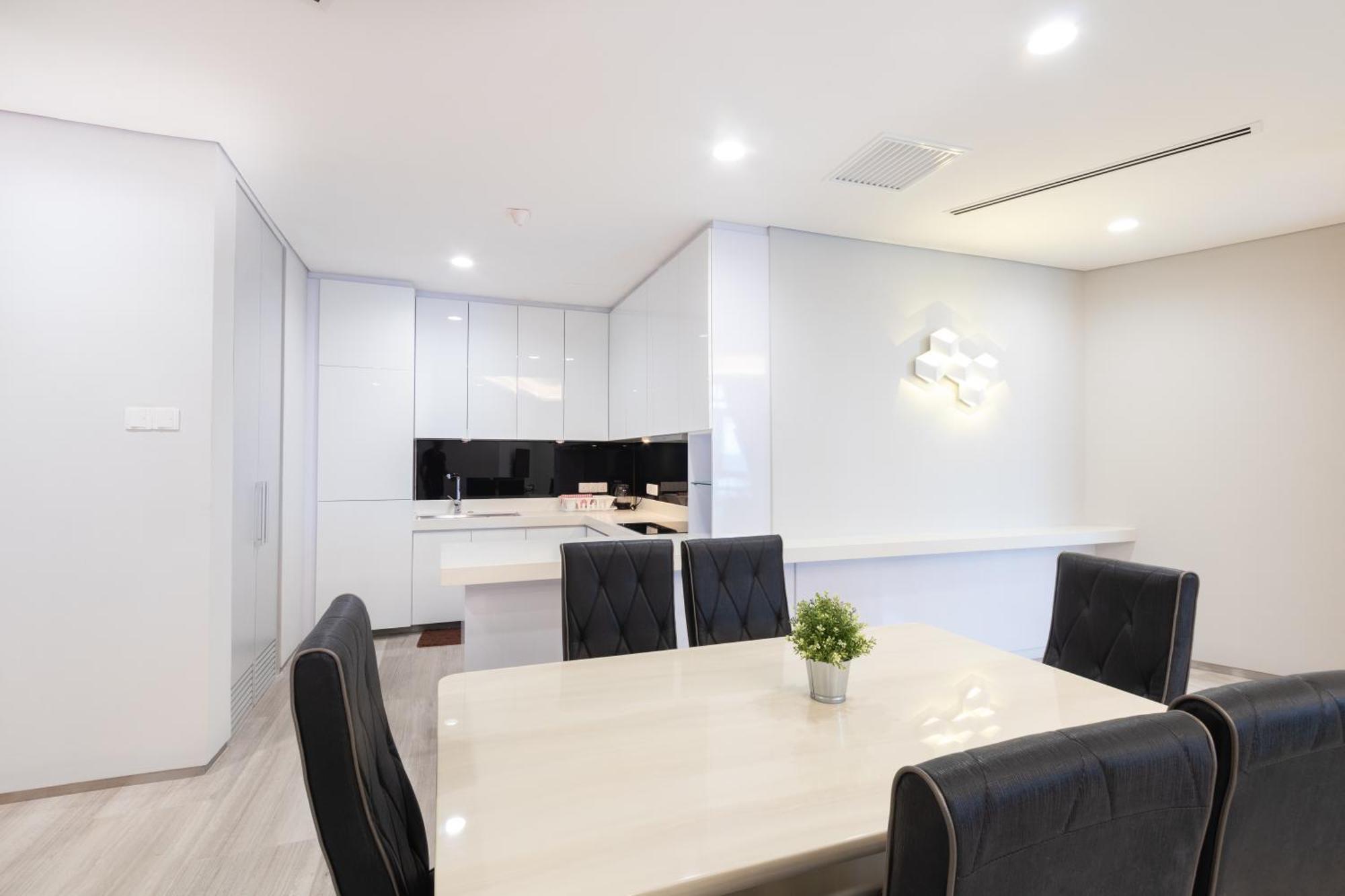 Pinetree Puteri Harbour @ Uha Apartment Нусаджая Екстериор снимка