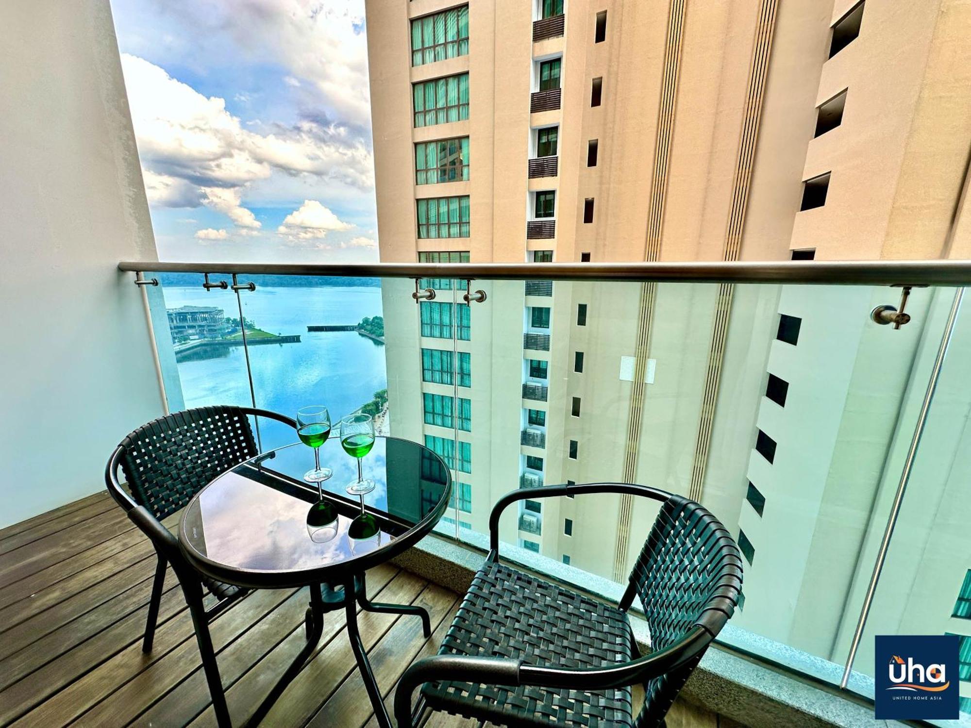 Pinetree Puteri Harbour @ Uha Apartment Нусаджая Екстериор снимка